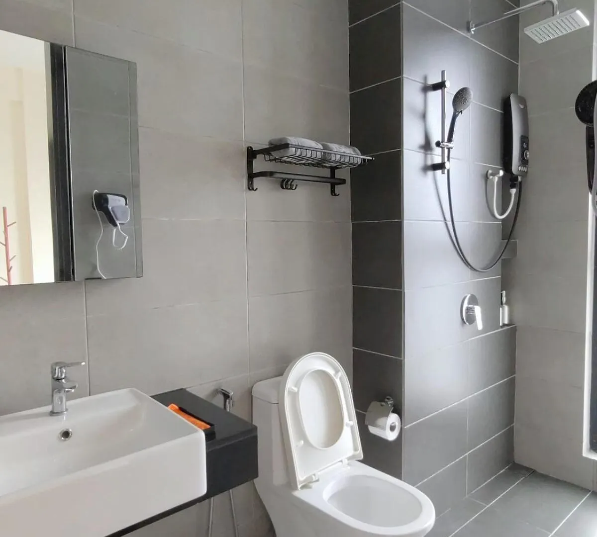 Urban Suites Jelutong Georgetown 2Br Leisure City Night View Lägenhet