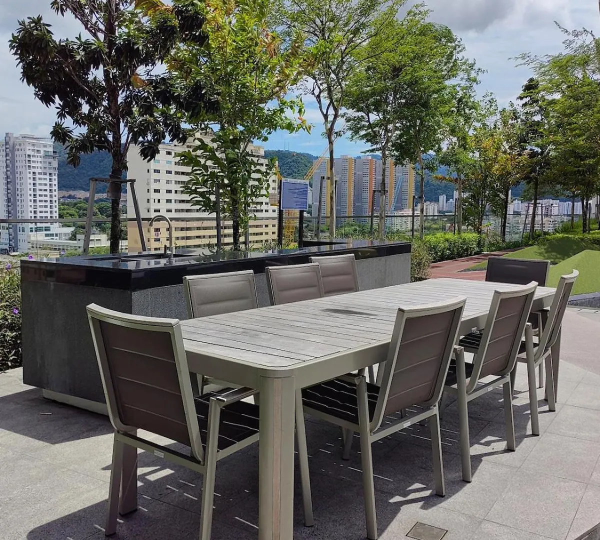 Urban Suites Jelutong Georgetown 2Br Leisure City Night View 0*,  マレーシア